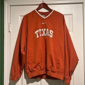 Nike Texas Longhorns Pullover Windbreaker w/ Spell Out Size Large.